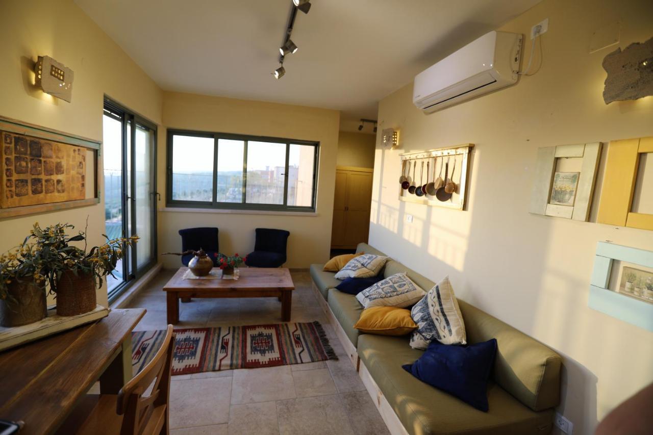 דרך החומר- מקום לקדרות רוח ואירוח Apartment Lavon Exterior photo