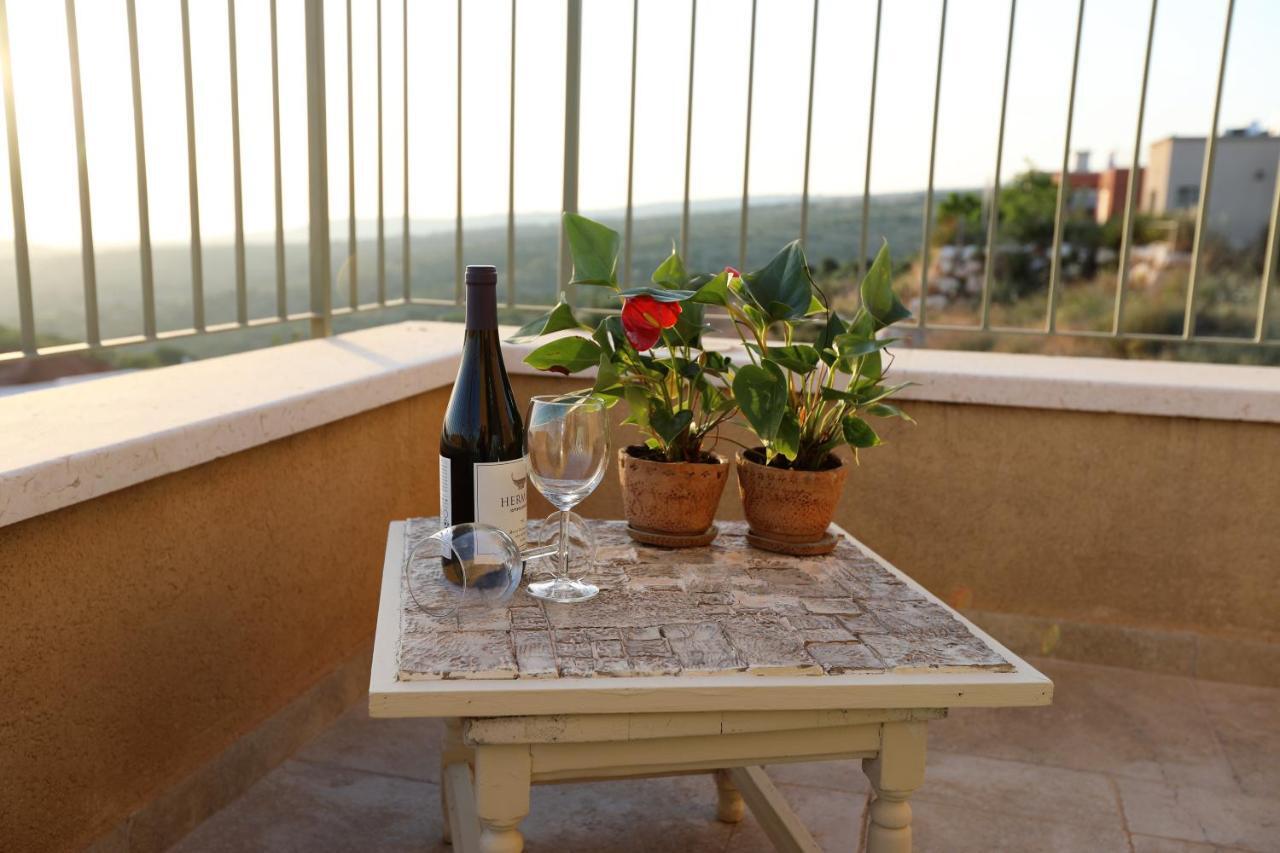 דרך החומר- מקום לקדרות רוח ואירוח Apartment Lavon Exterior photo